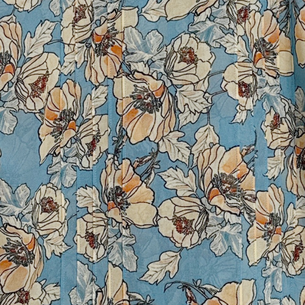 Cabi 6507 Cherish Top Spring 2024 Large EUC - Picture 5 of 8